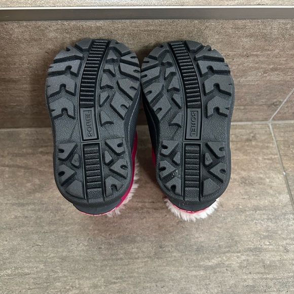 New Condition Toddler Sorel Winter Boots - Picture 2 of 4